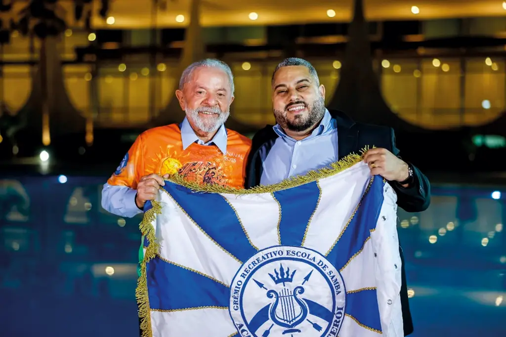 2- O petista e Palhares, presidente da escola Embratur.webp